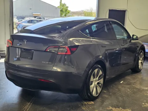 More photos of 2021 Tesla Model Y Long Range at Premium Autos - Norco, CA