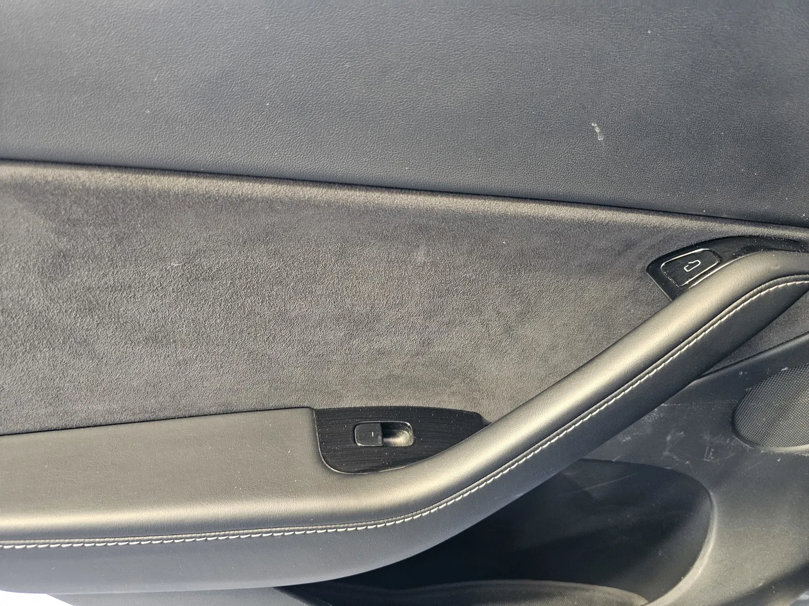 Tesla Model Y photo 11