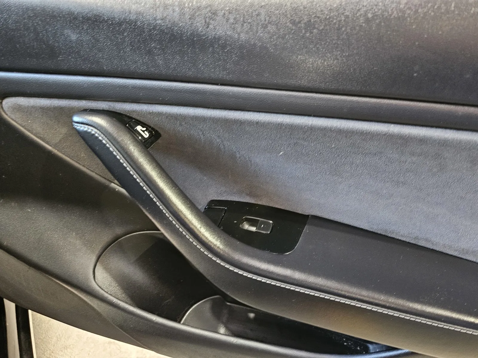 Tesla Model 3 photo 6