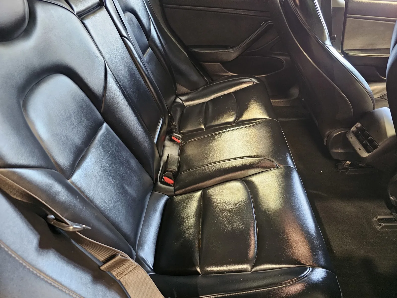 Tesla Model 3 photo 9