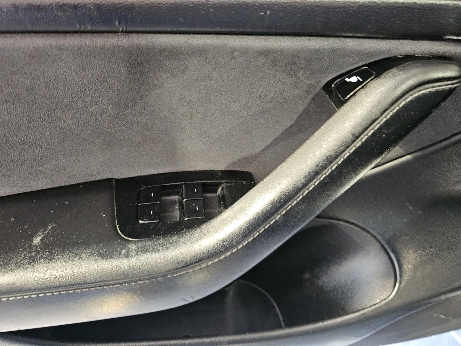 Tesla Model 3 photo 13
