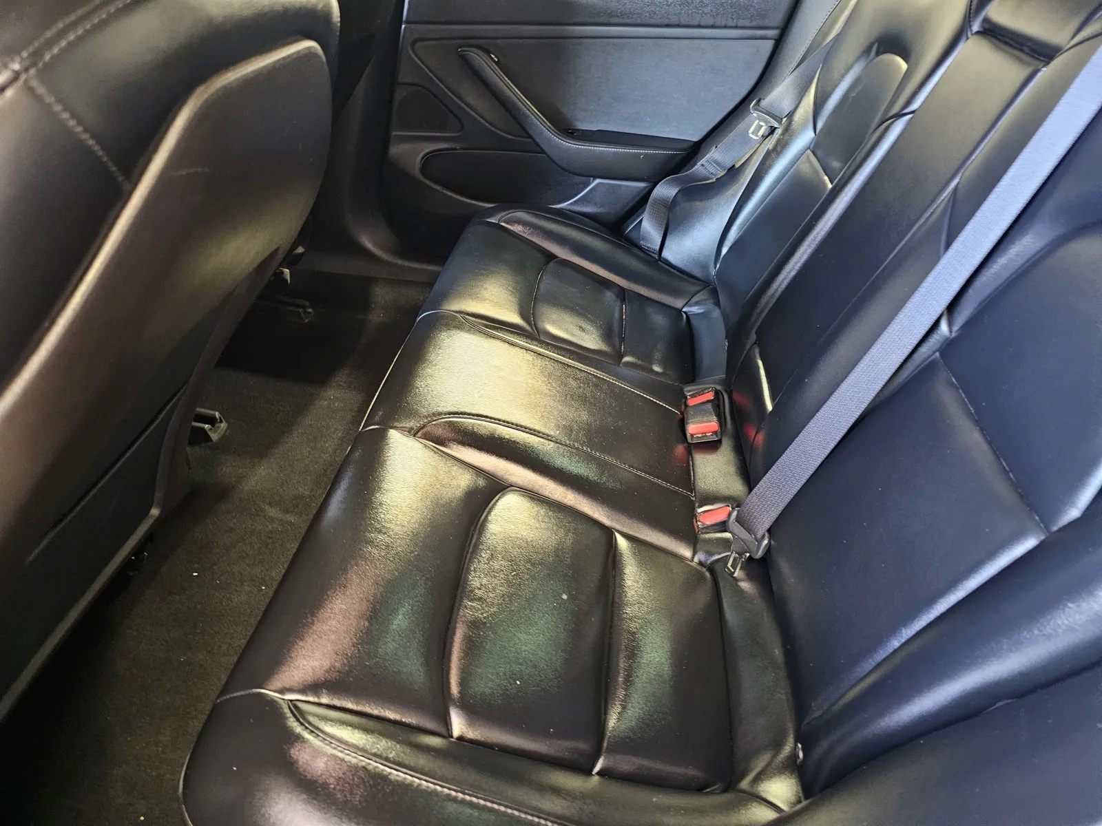 Tesla Model 3 photo 12