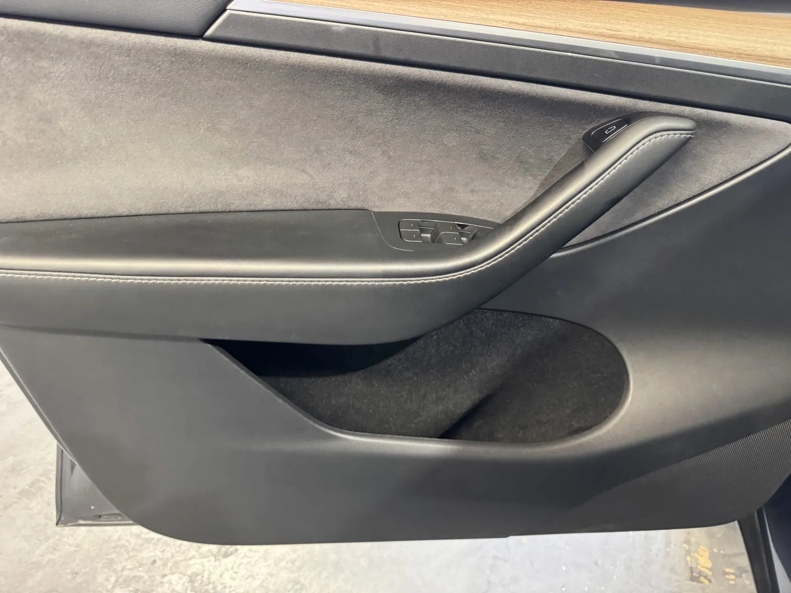 Tesla Model Y photo 13