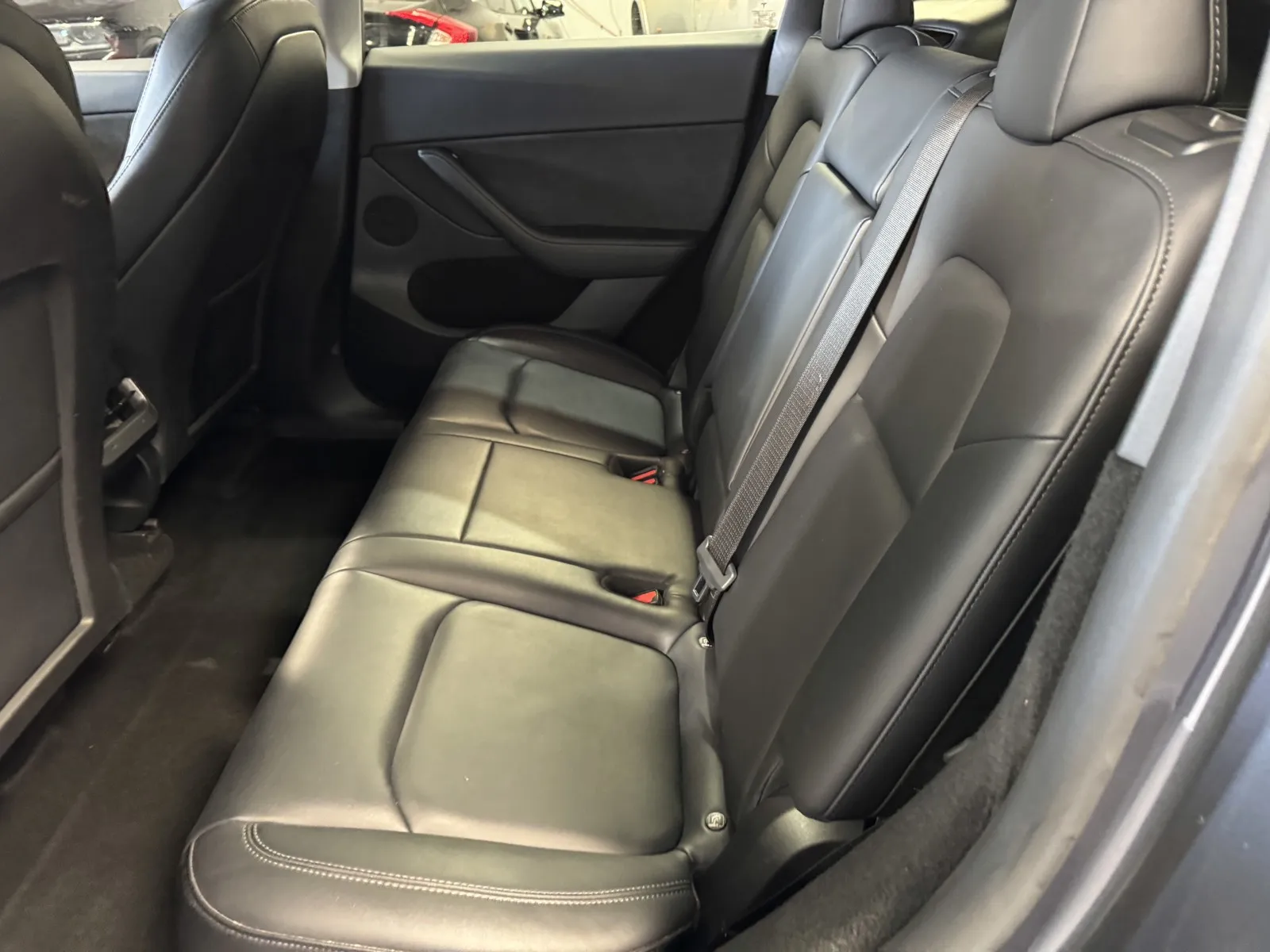 Tesla Model Y photo 10