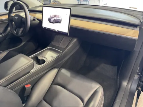 More photos of 2023 Tesla Model Y at Premium Autos - Norco, CA