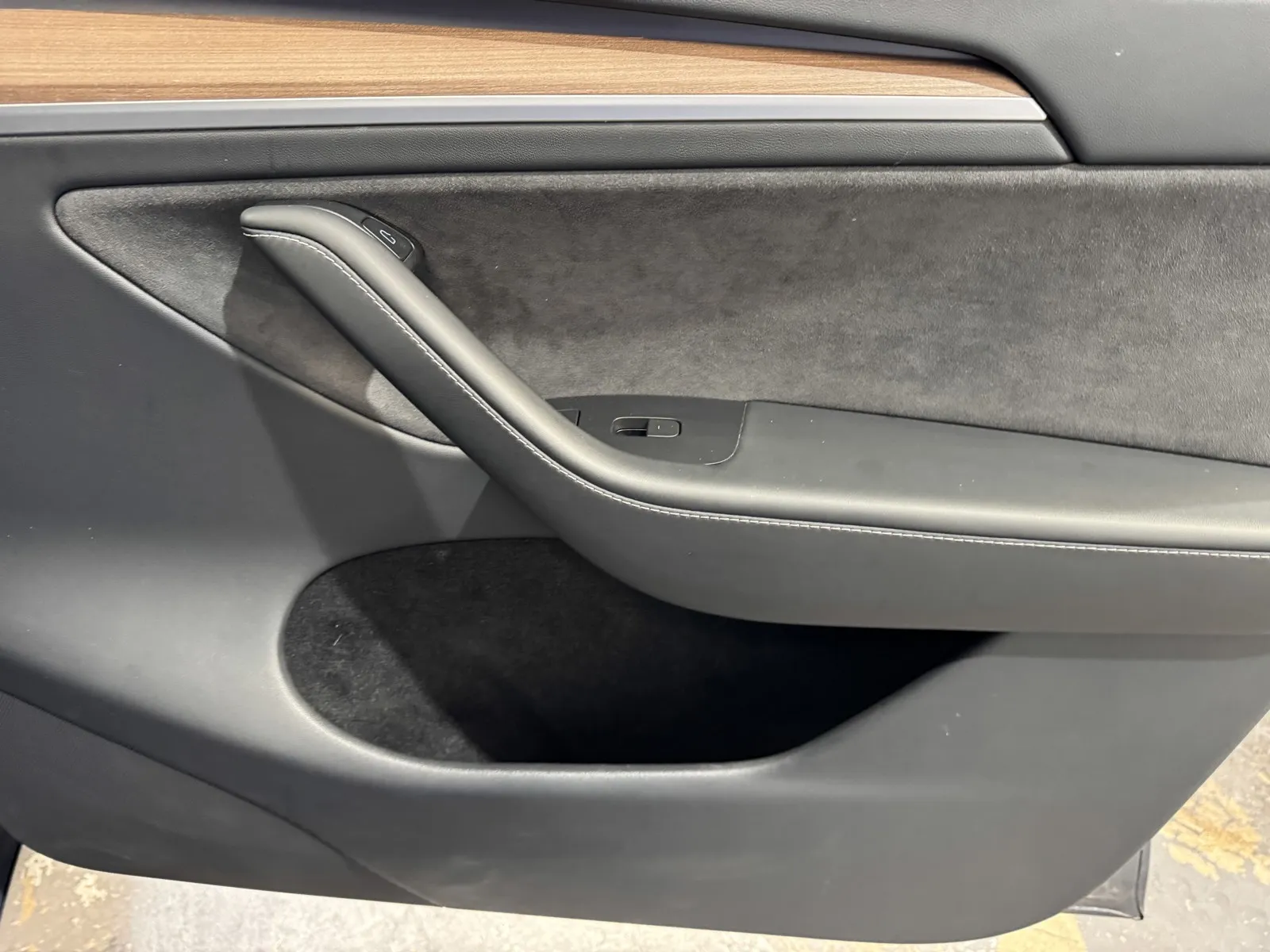 Tesla Model Y photo 7