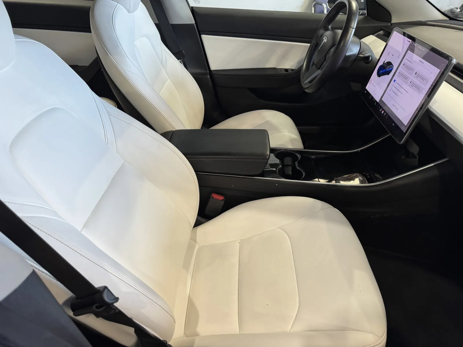 Tesla Model 3 photo 6