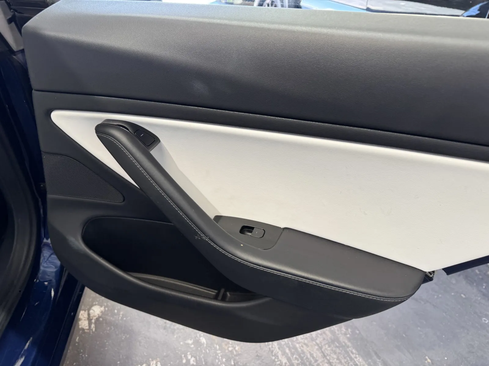 Tesla Model 3 photo 9