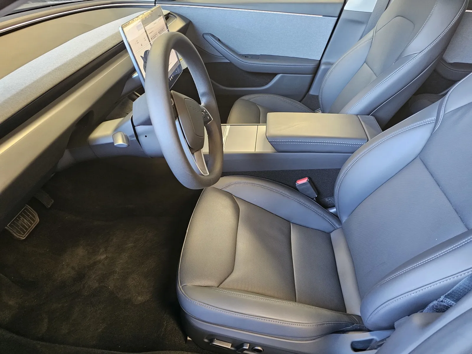 Tesla Model 3 photo 14