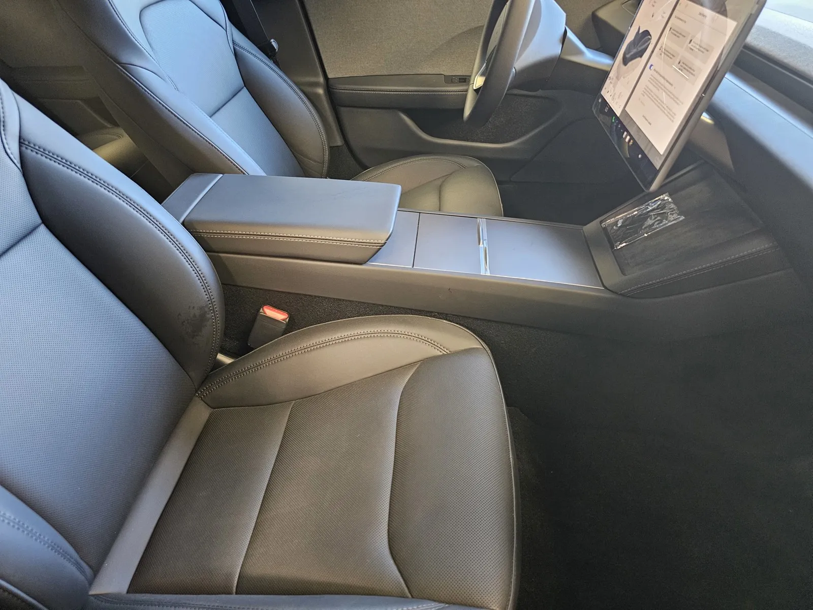 Tesla Model 3 photo 7