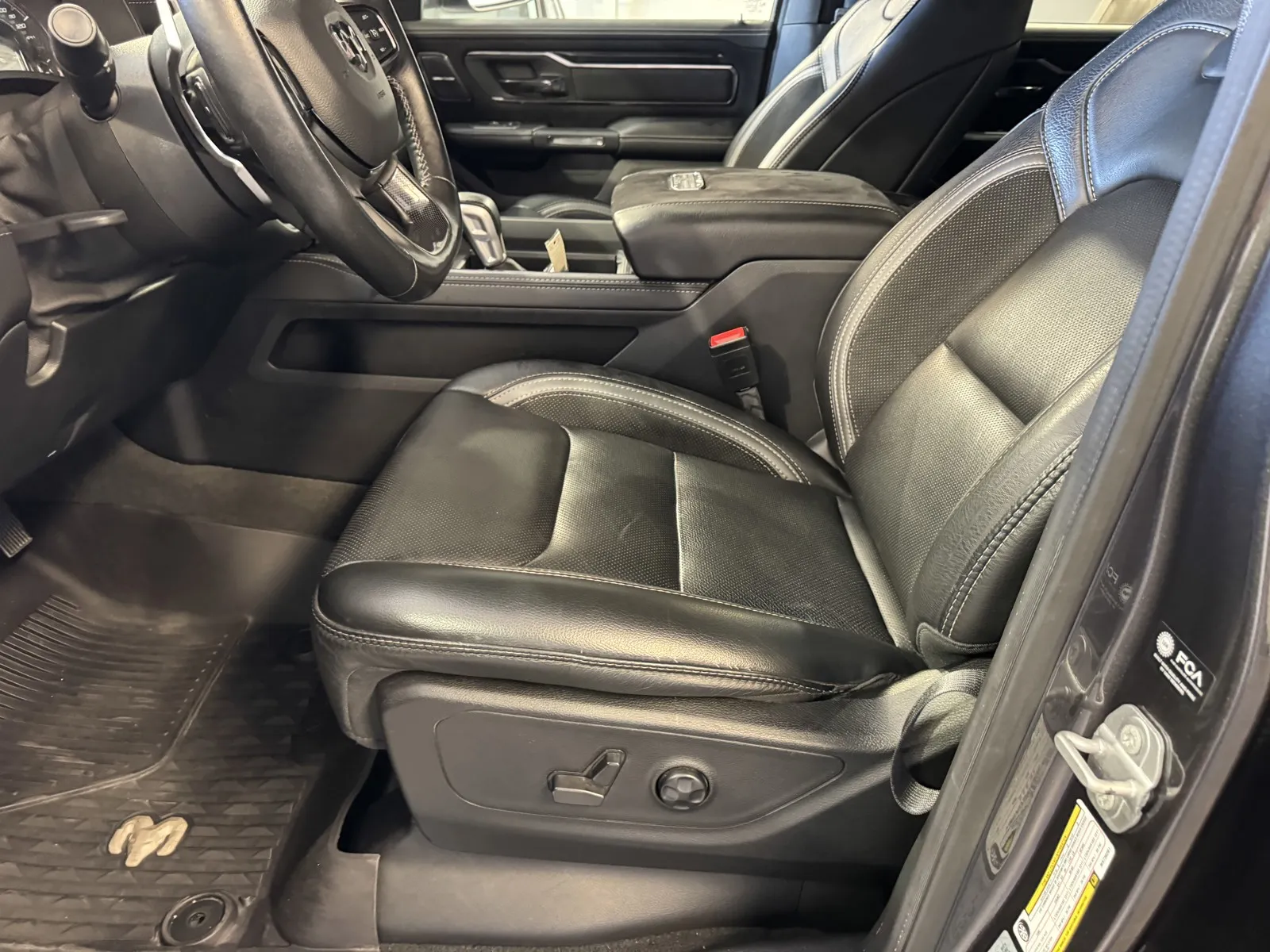 Ram 1500 photo 14