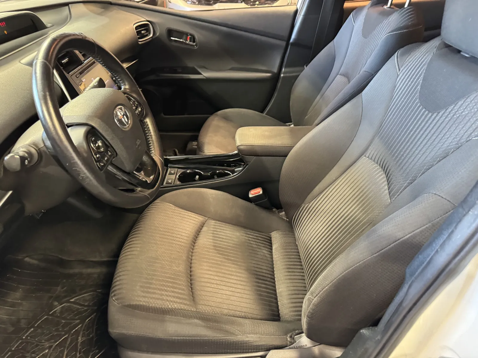 Toyota Prius photo 13