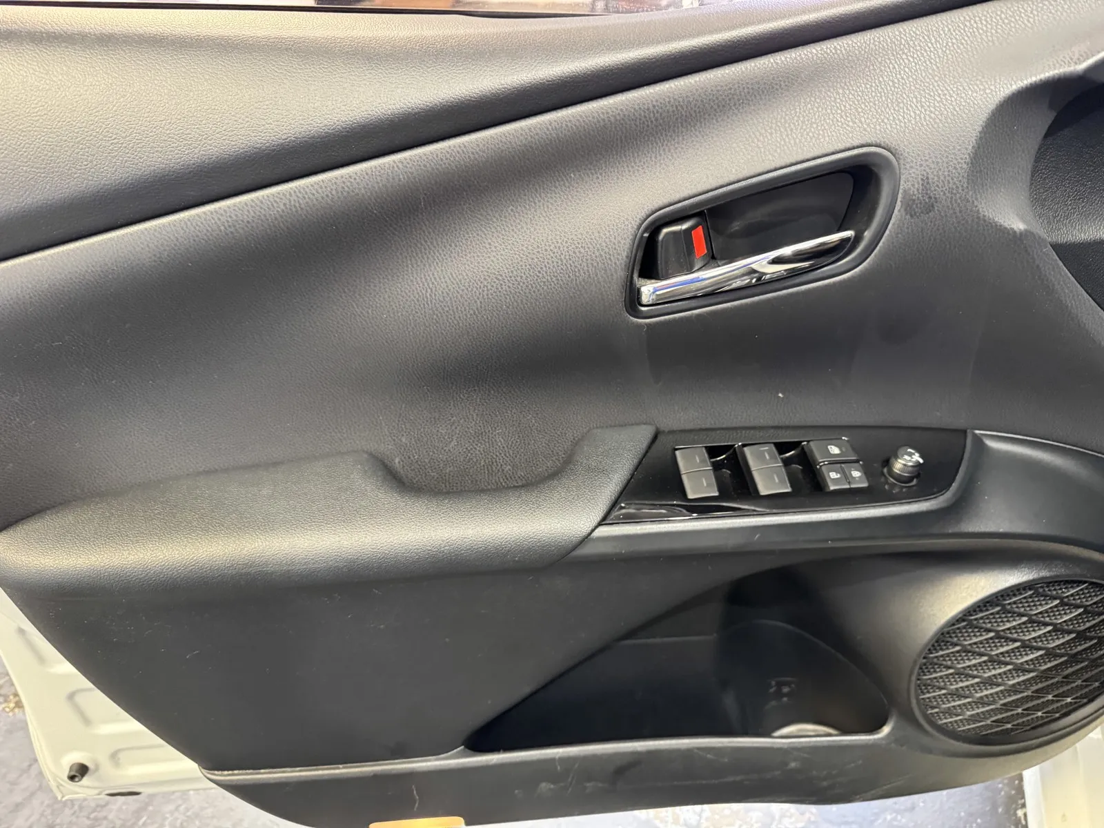 Toyota Prius photo 14