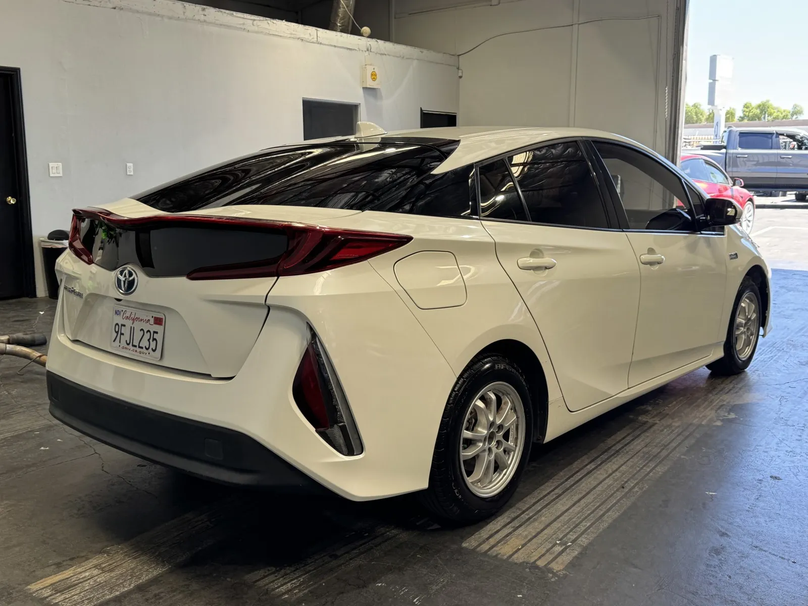 Toyota Prius photo 4