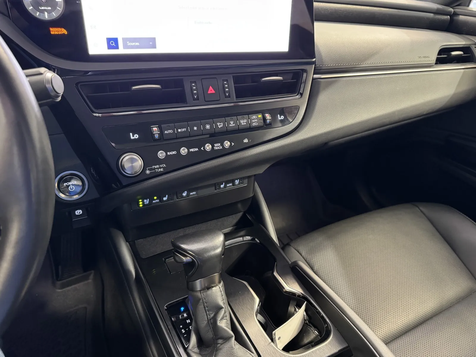 Lexus ES photo 22