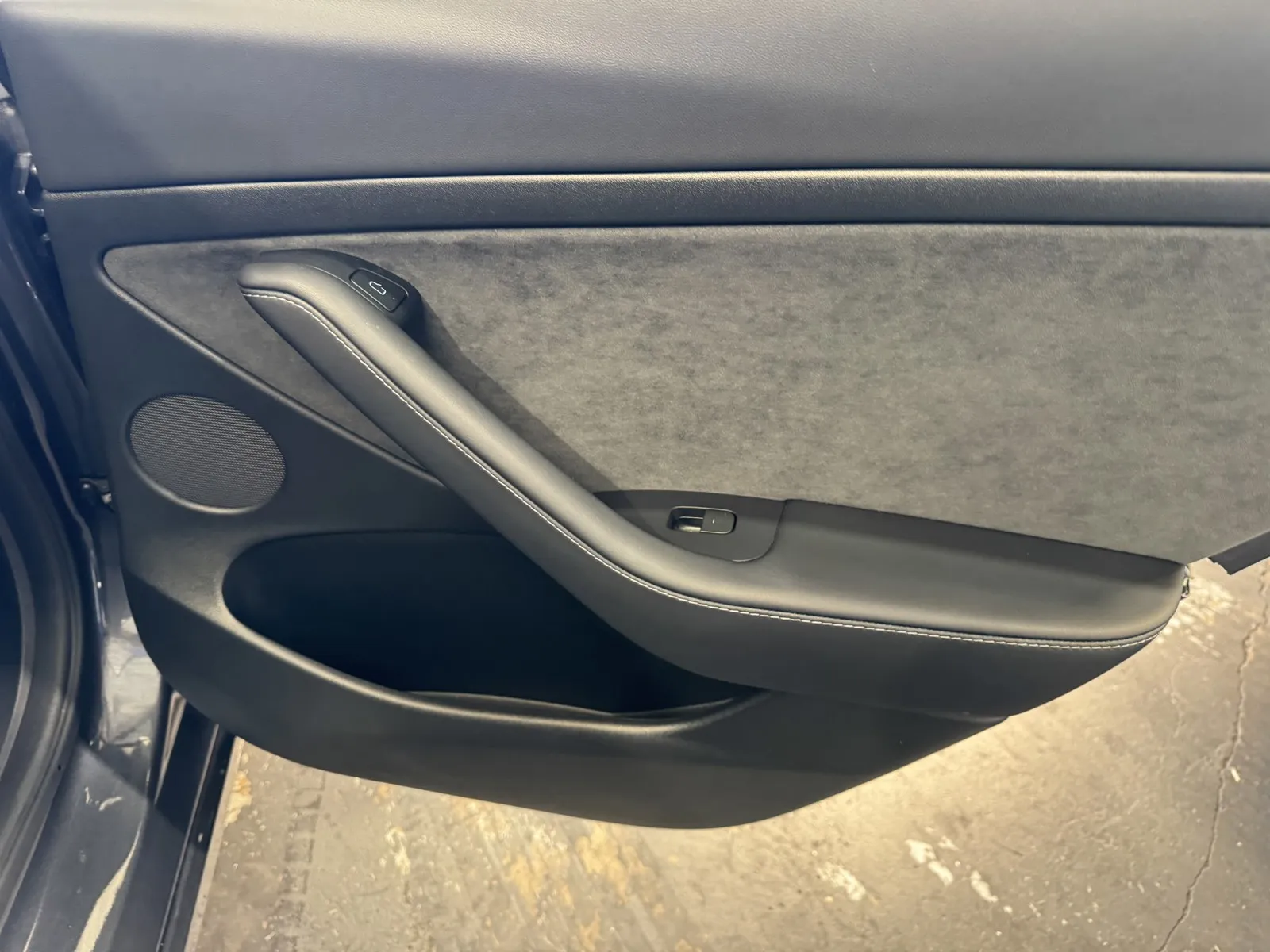 Tesla Model 3 photo 9