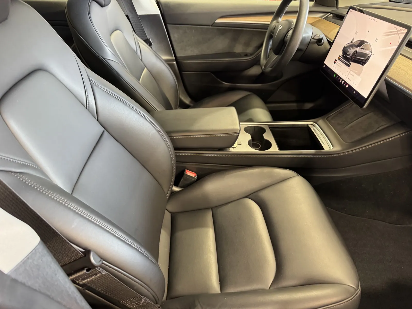 Tesla Model 3 photo 6