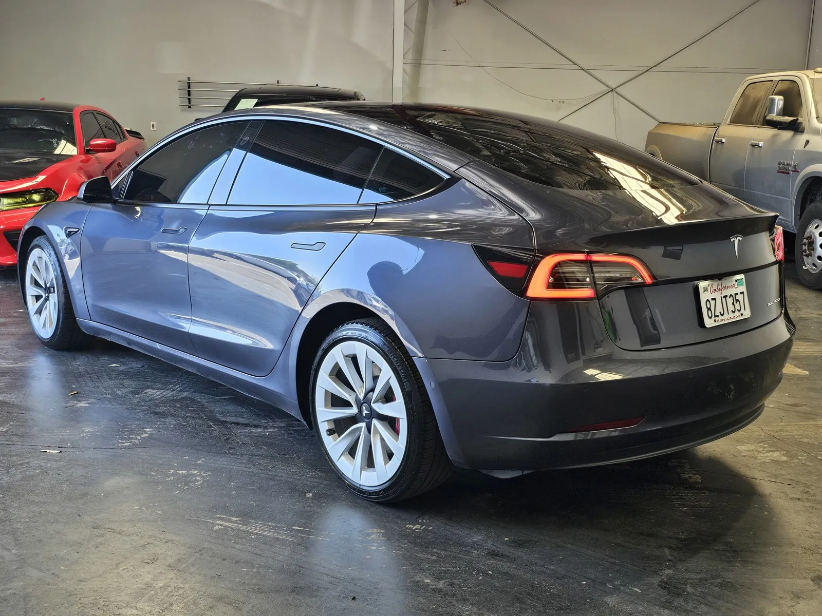 Tesla Model 3 photo 2