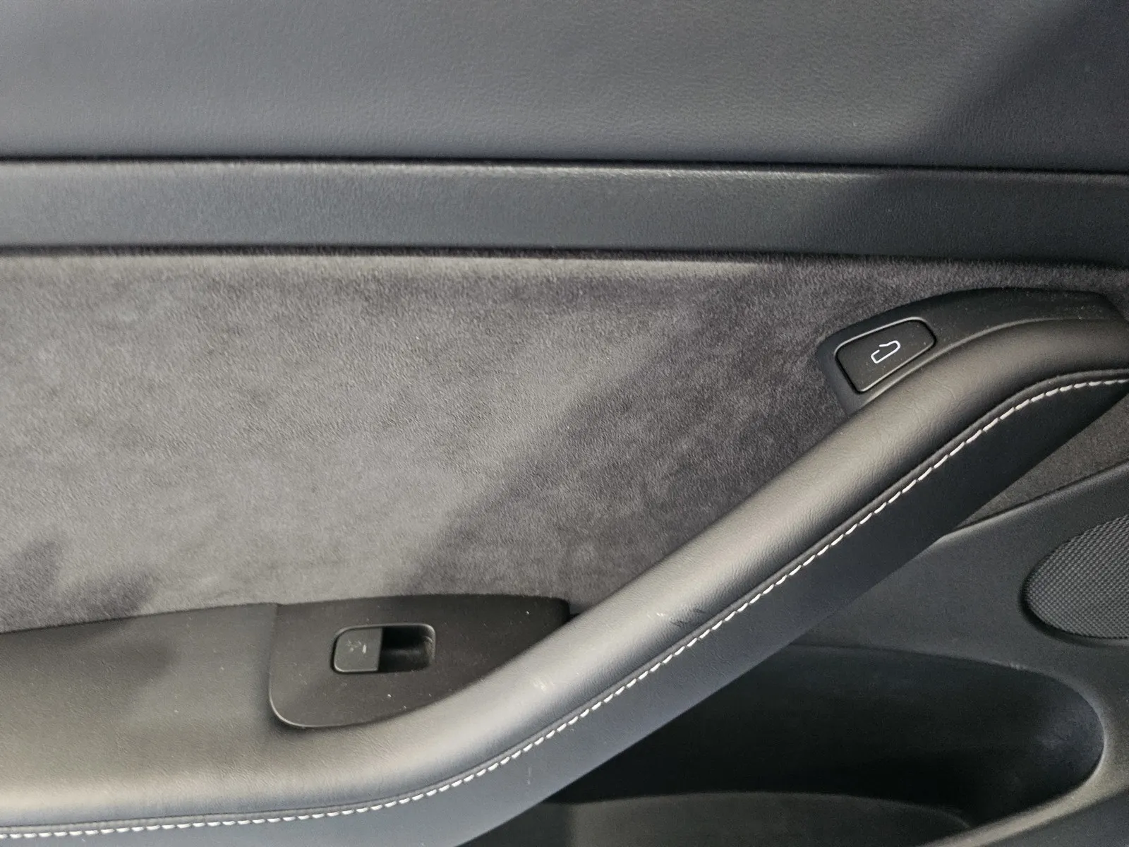 Tesla Model 3 photo 11