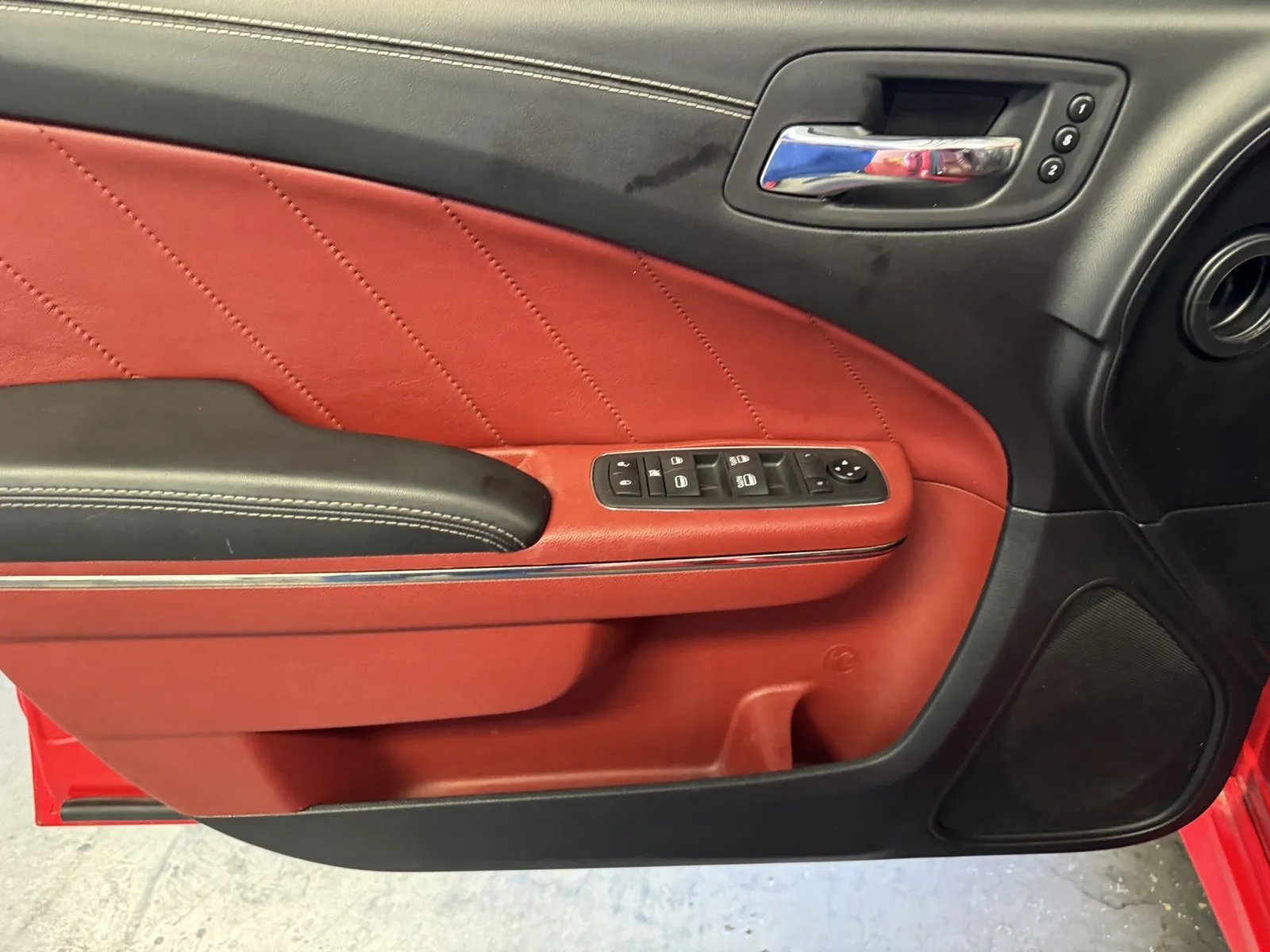 Dodge Charger photo 13