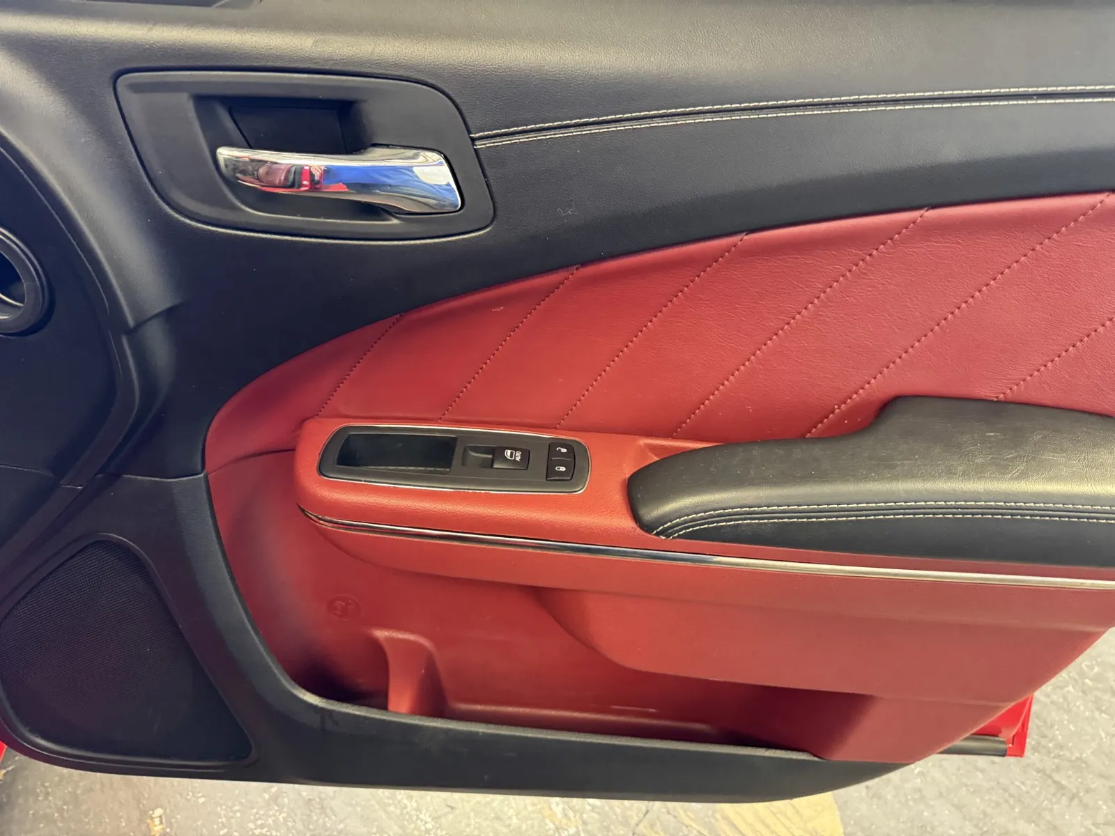 Dodge Charger photo 7