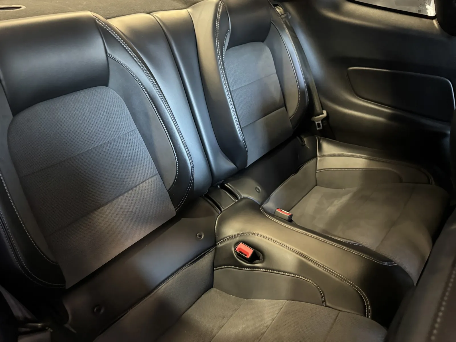 Ford Mustang photo 6
