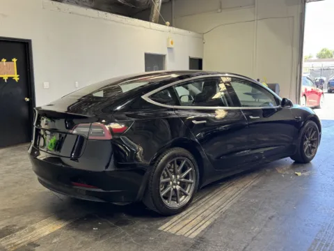 More photos of 2018 Tesla Model 3 at Premium Autos - Norco, CA
