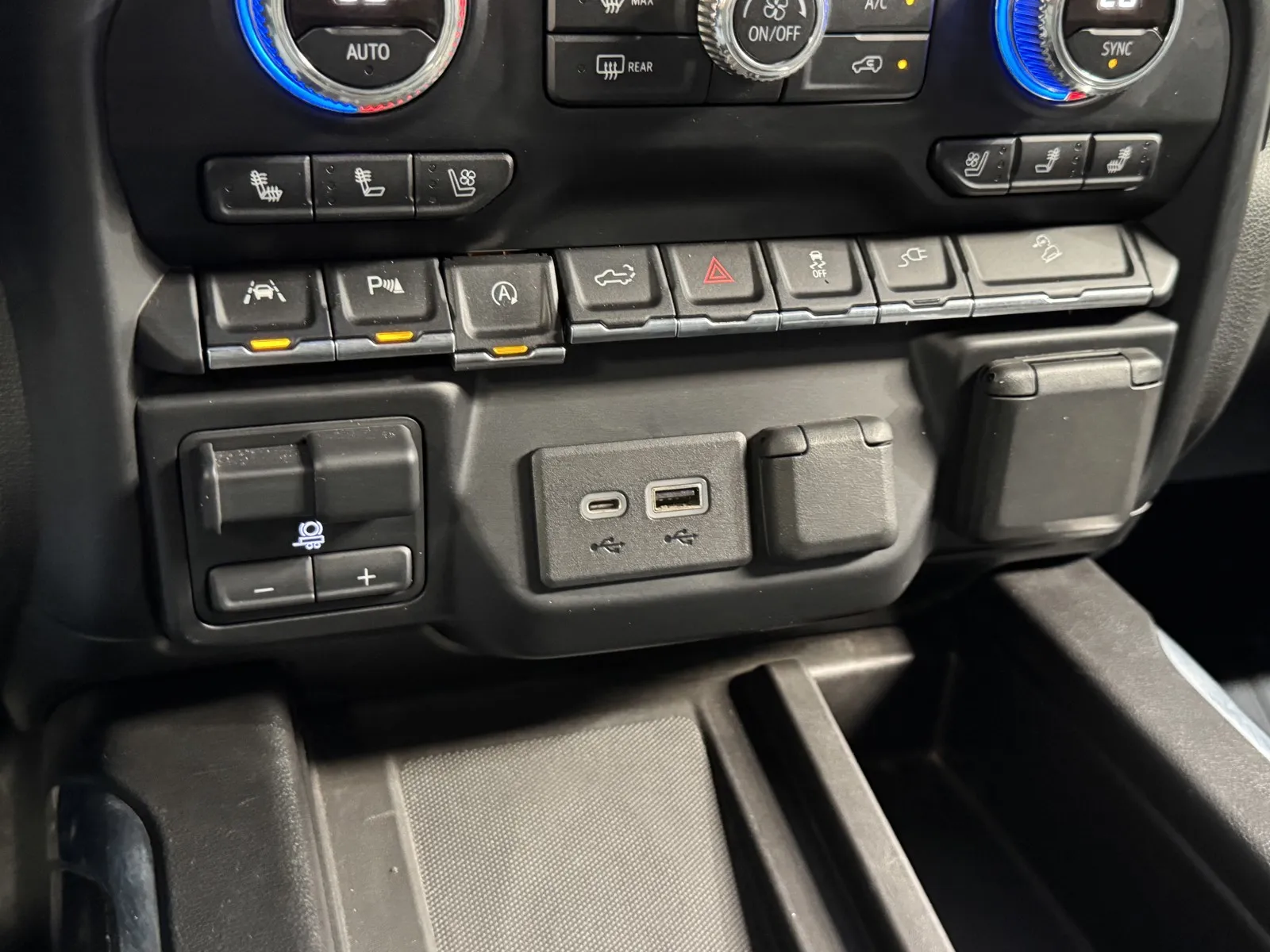 GMC Sierra photo 18