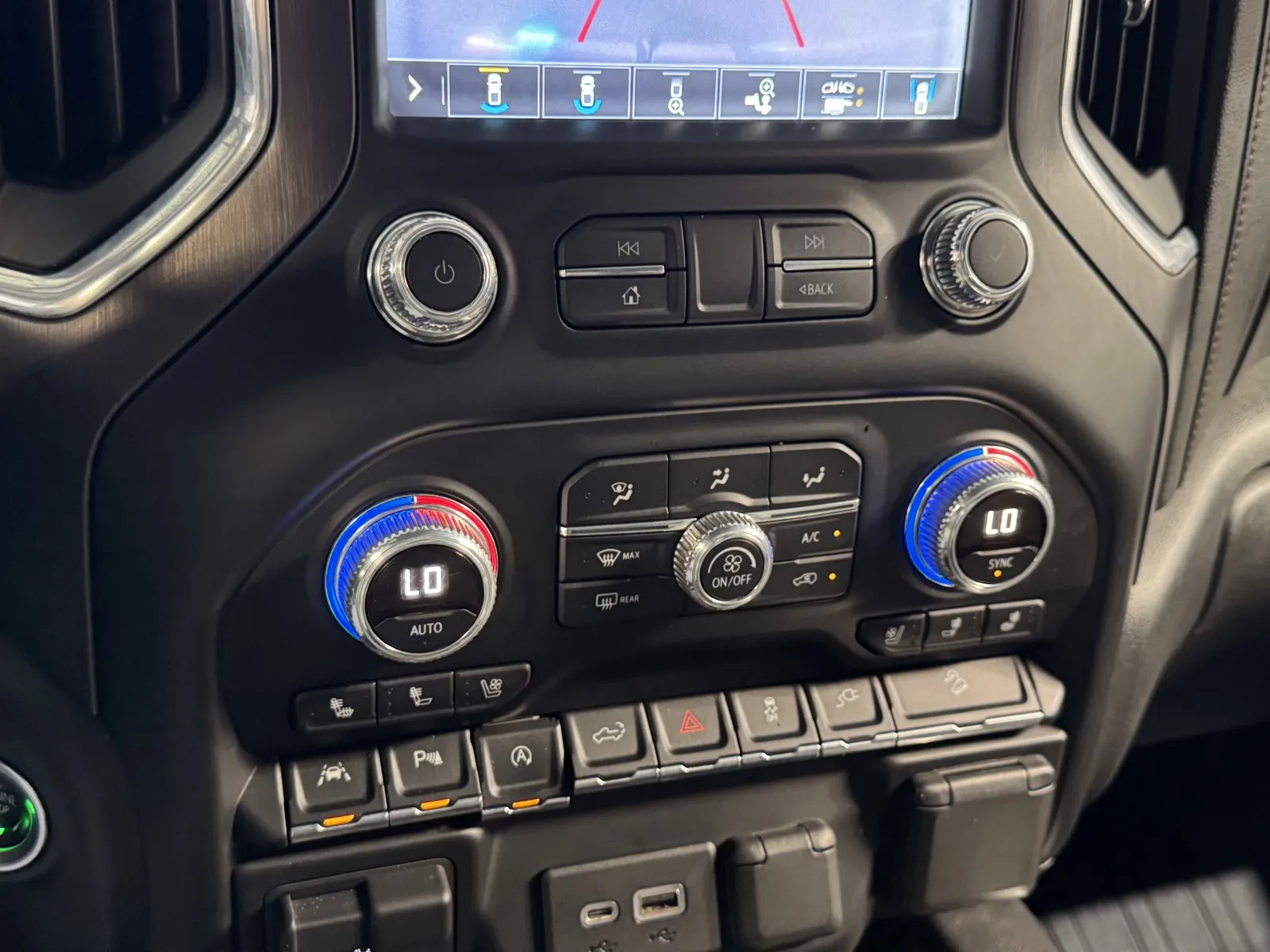 GMC Sierra photo 17
