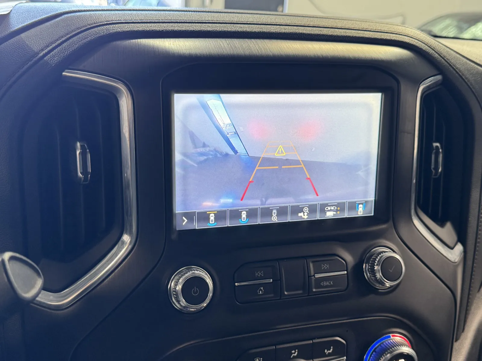 GMC Sierra photo 16