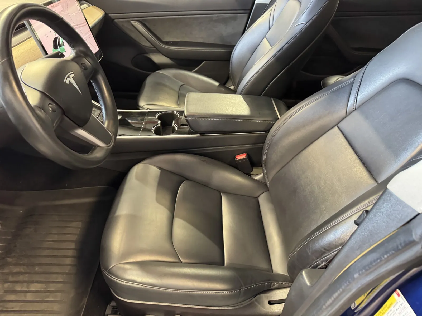 Tesla Model 3 photo 13