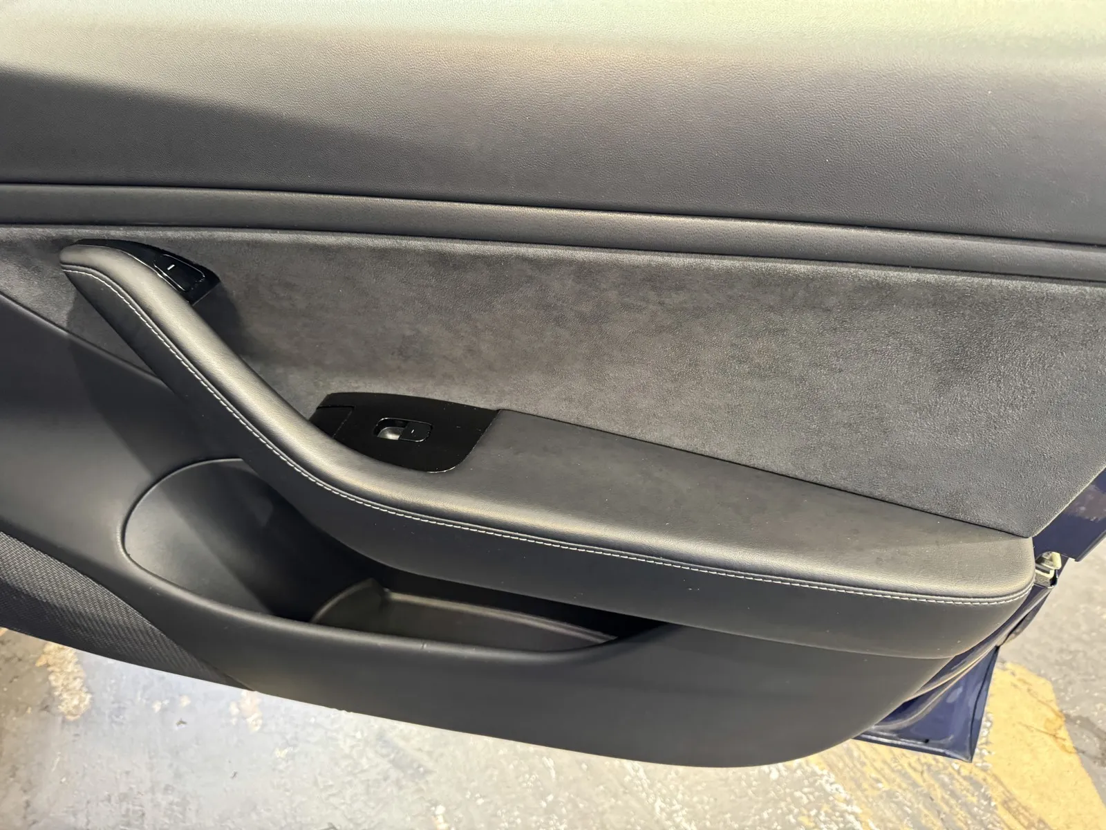 Tesla Model 3 photo 7