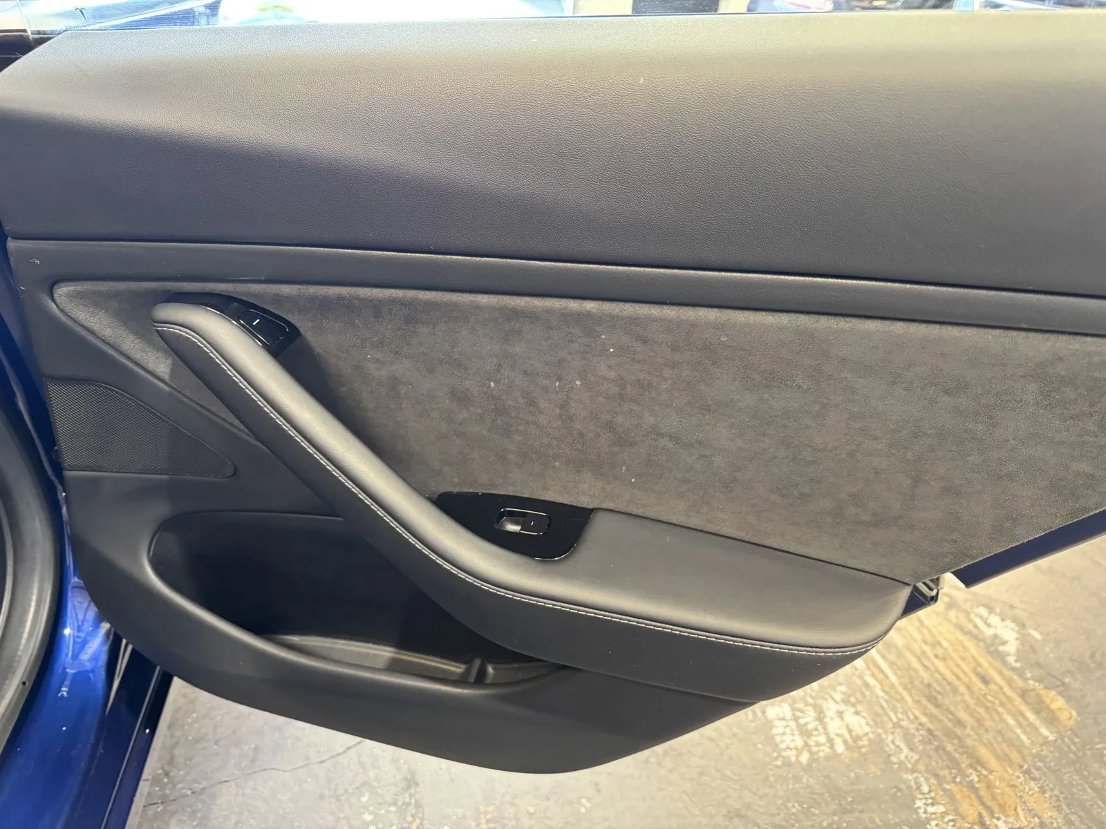 Tesla Model 3 photo 9