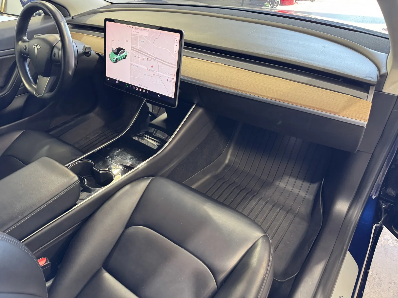 Tesla Model 3 photo 5