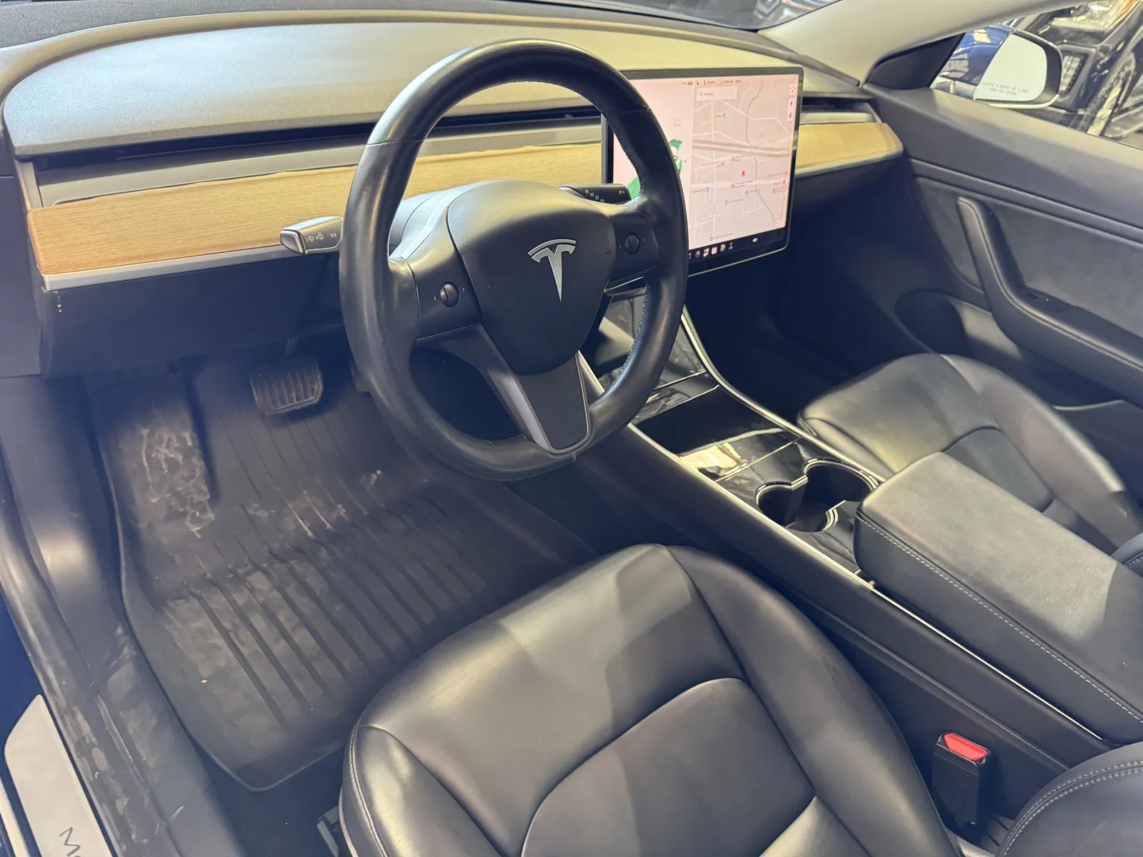 Tesla Model 3 photo 12