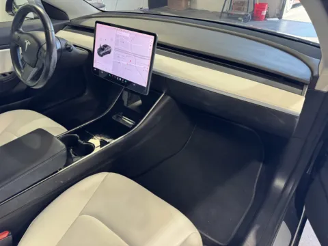 More photos of 2018 Tesla Model 3 at Premium Autos - Norco, CA