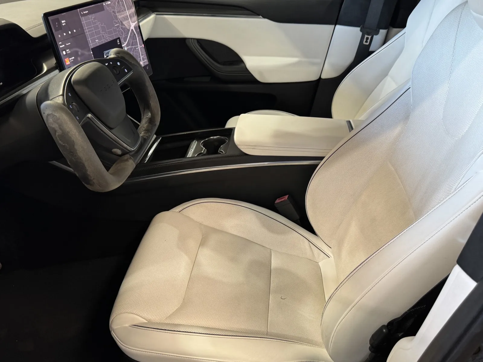 Tesla Model X photo 12