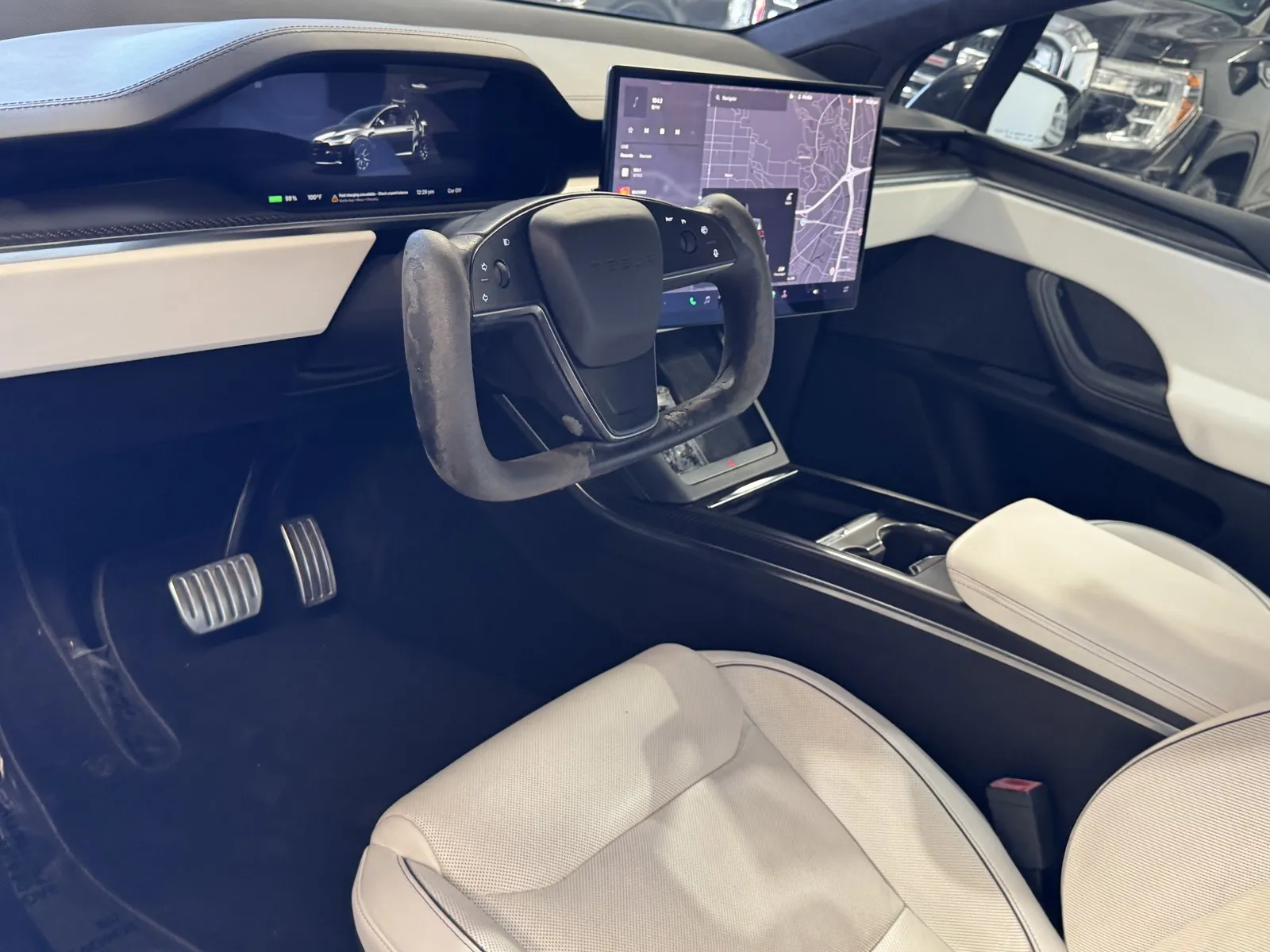 Tesla Model X photo 10