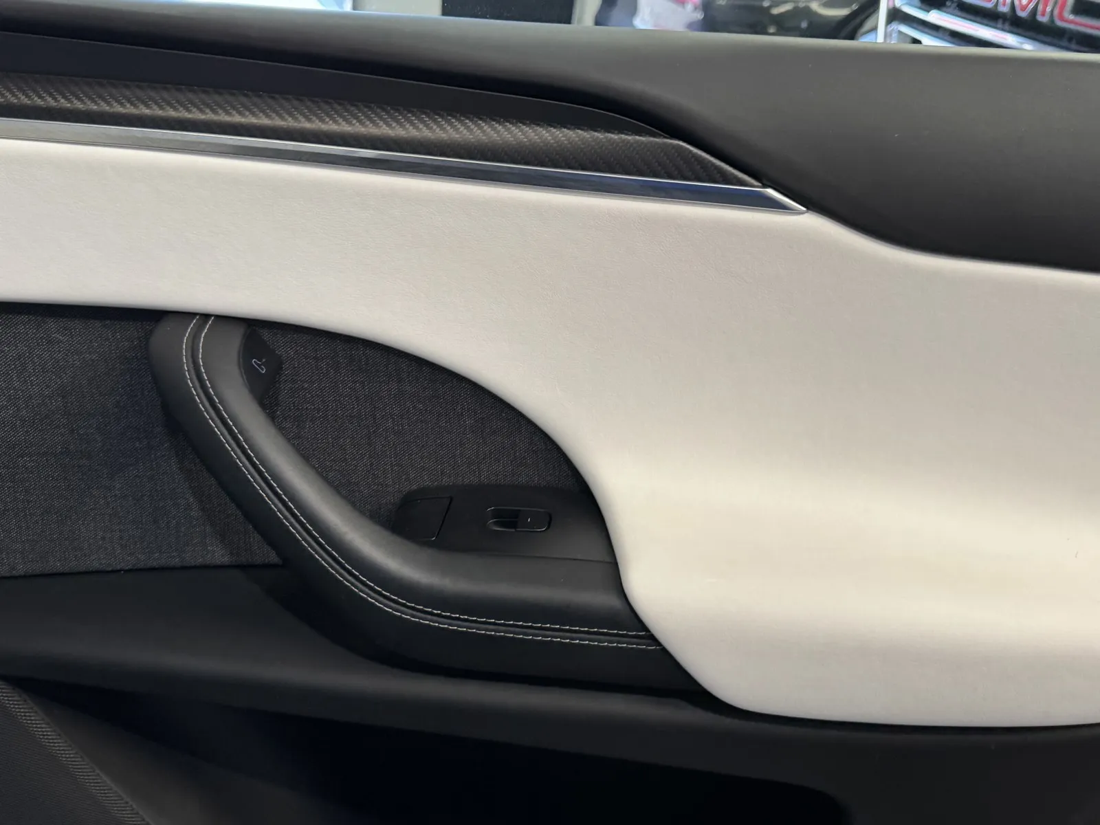 Tesla Model X photo 7