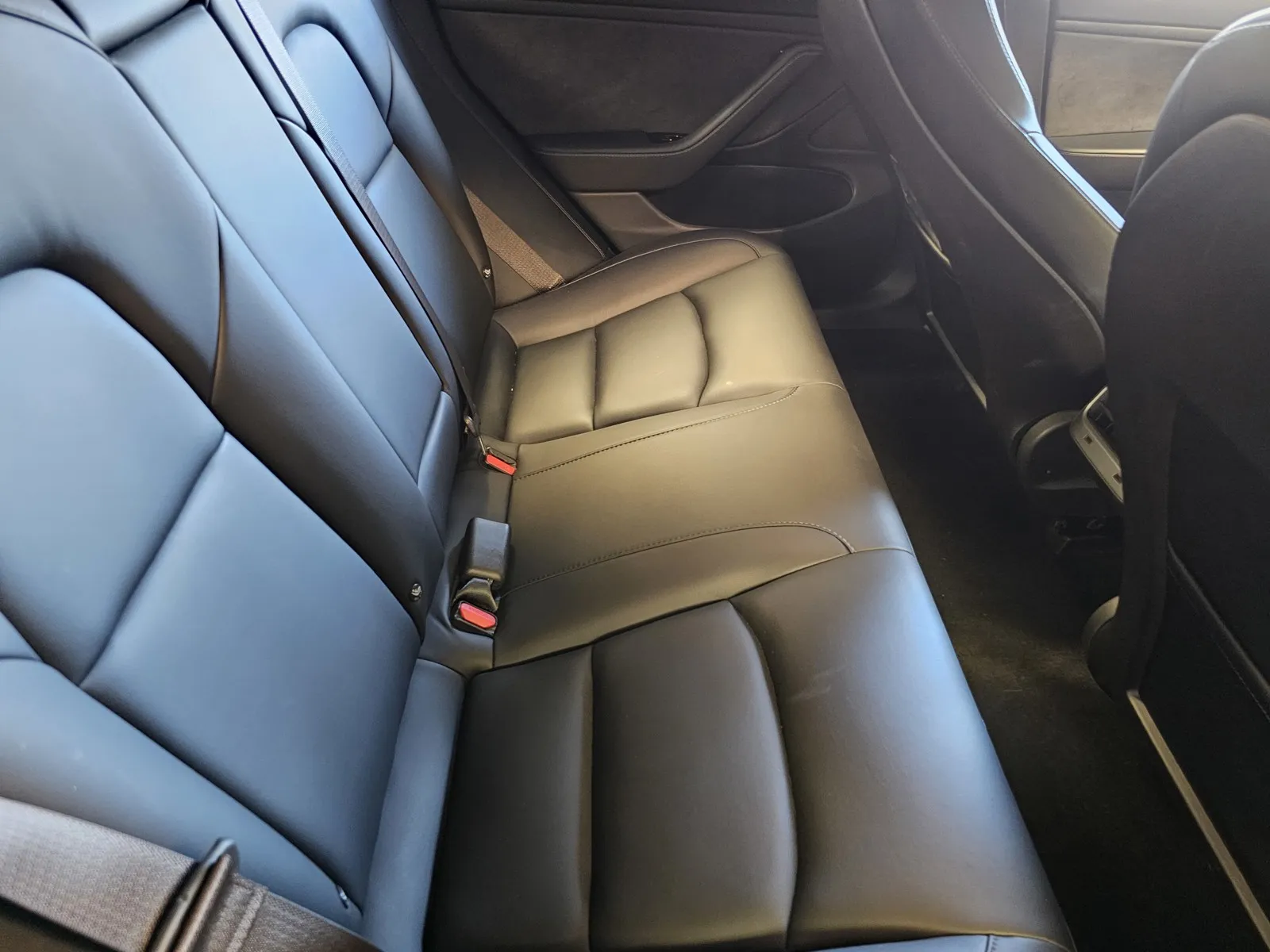 Tesla Model 3 photo 9