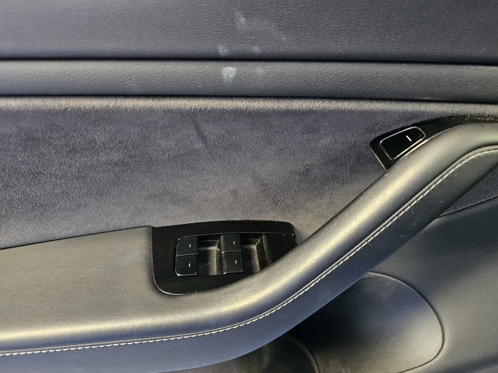 Tesla Model 3 photo 13