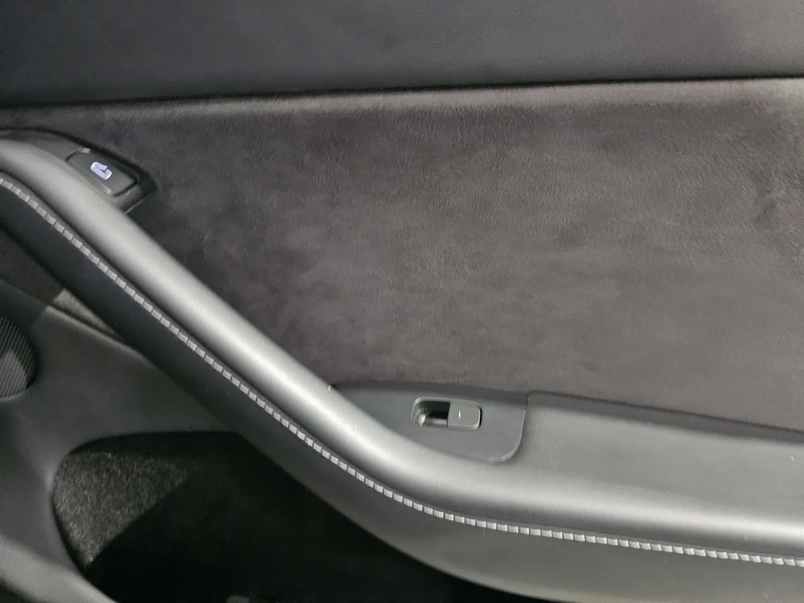 Tesla Model Y photo 8