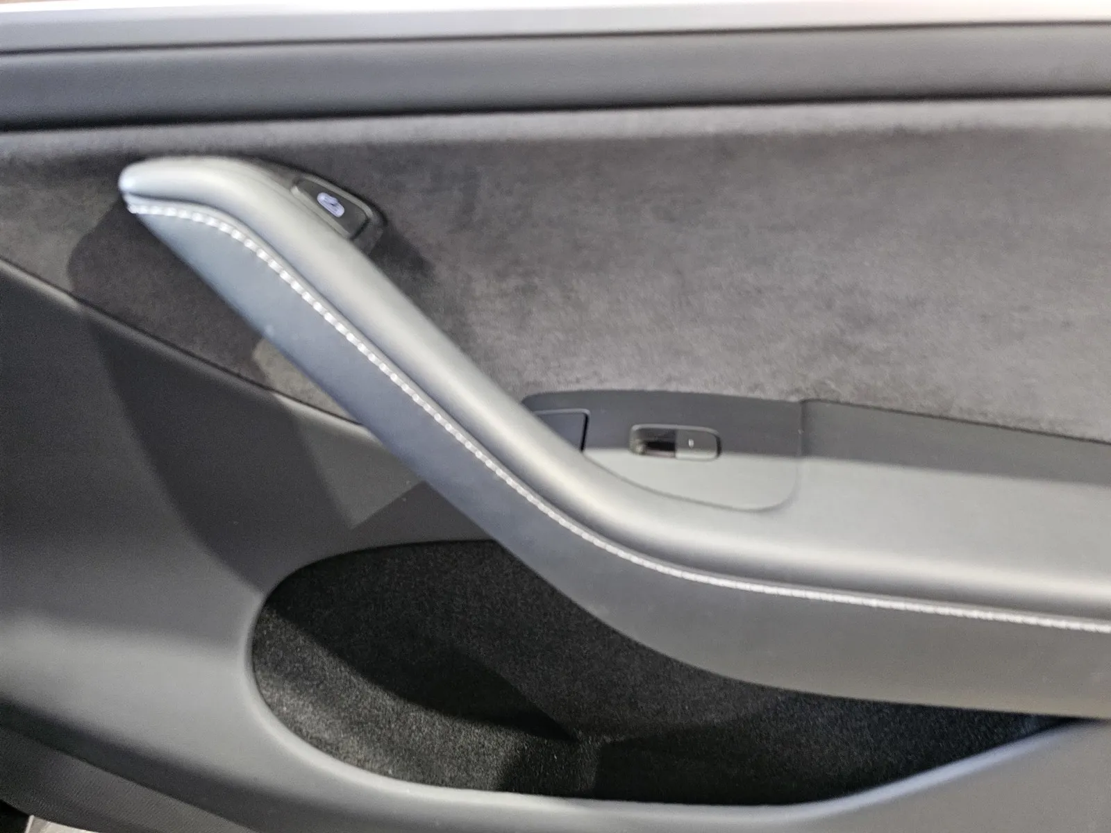 Tesla Model Y photo 6