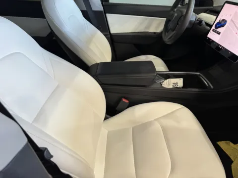 More photos of 2022 Tesla Model Y Performance at Premium Autos - Norco, CA