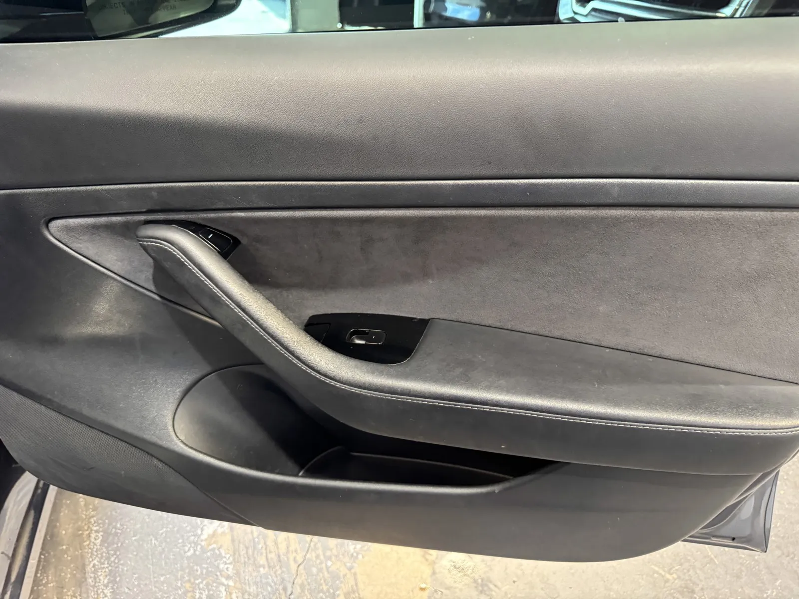 Tesla Model 3 photo 7