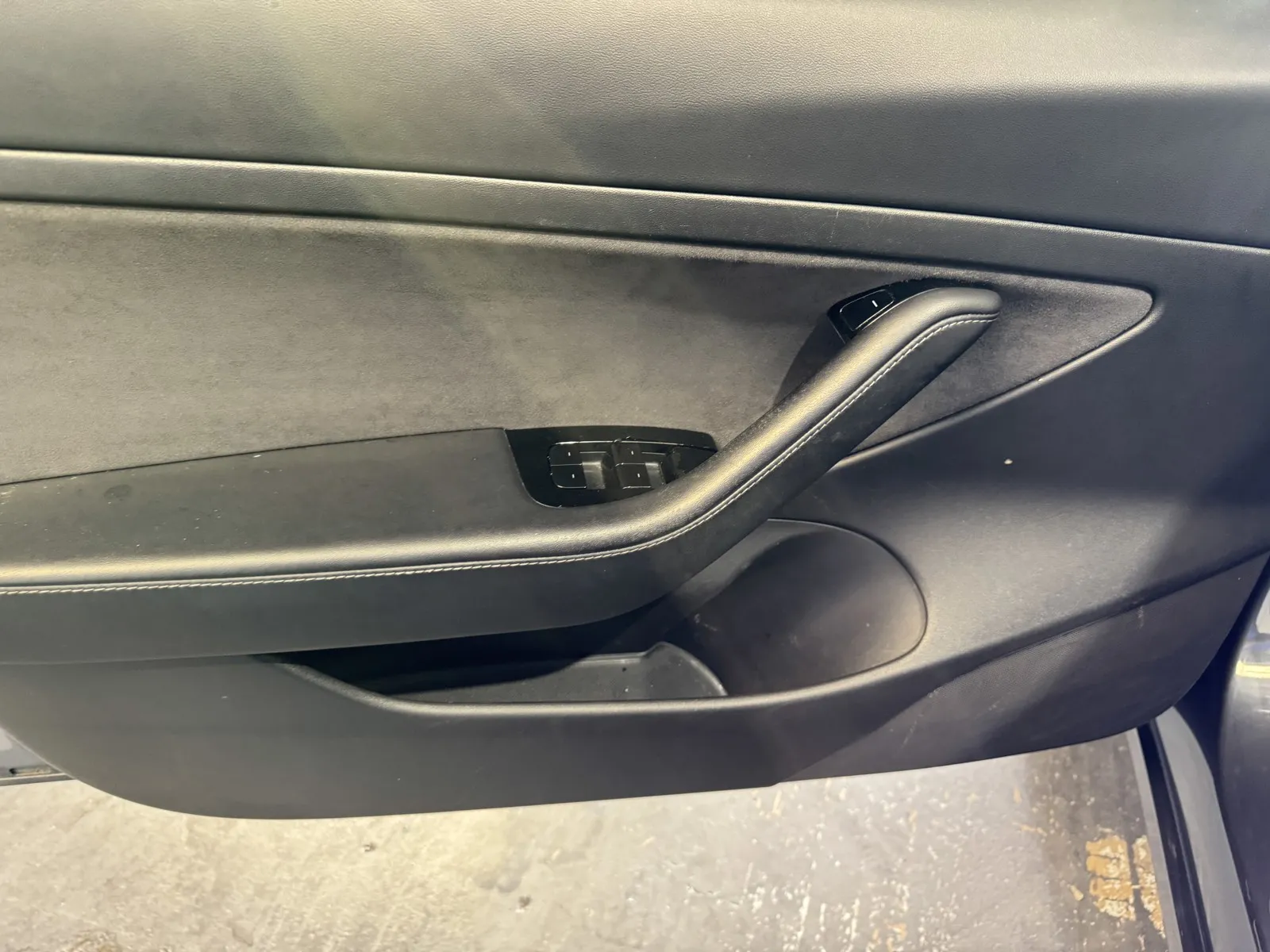 Tesla Model 3 photo 12
