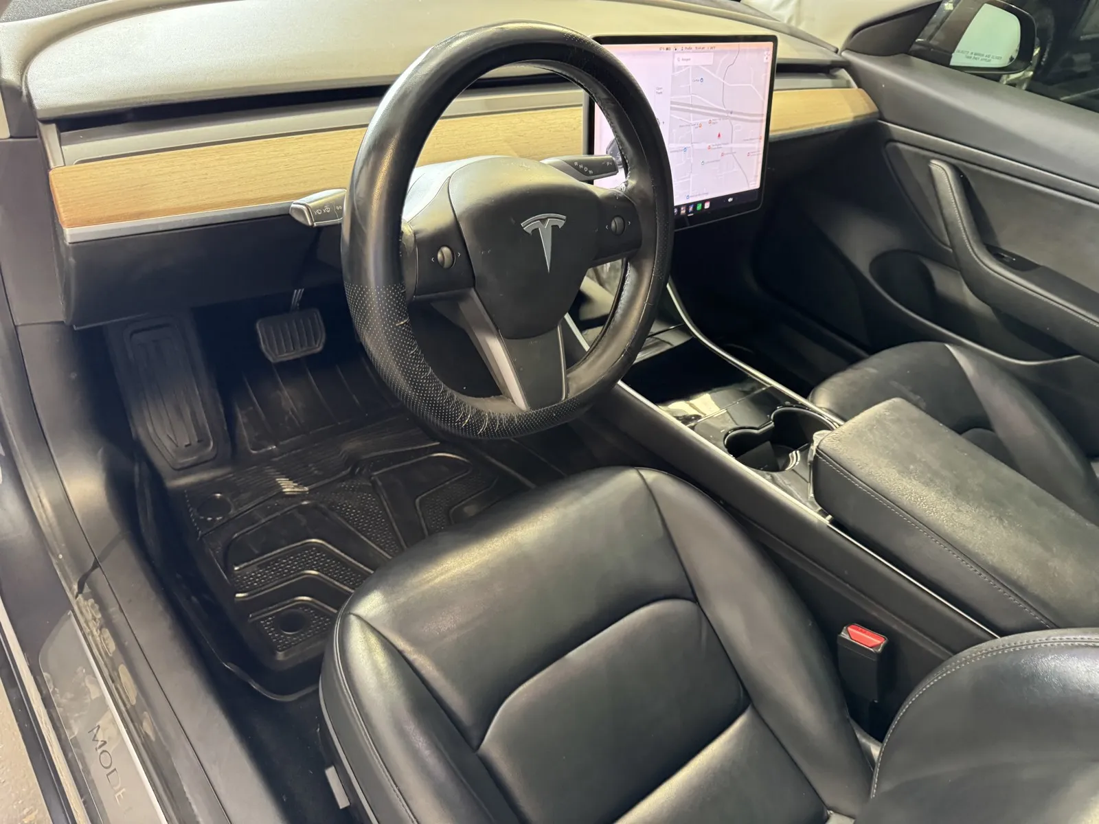 Tesla Model 3 photo 10