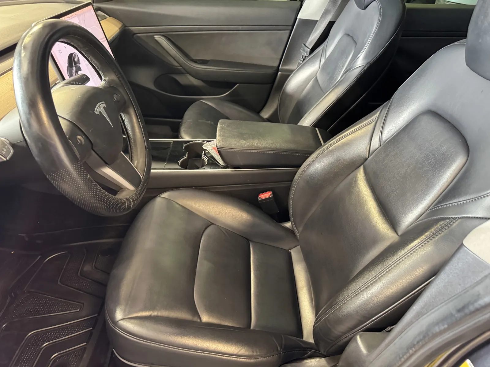 Tesla Model 3 photo 11