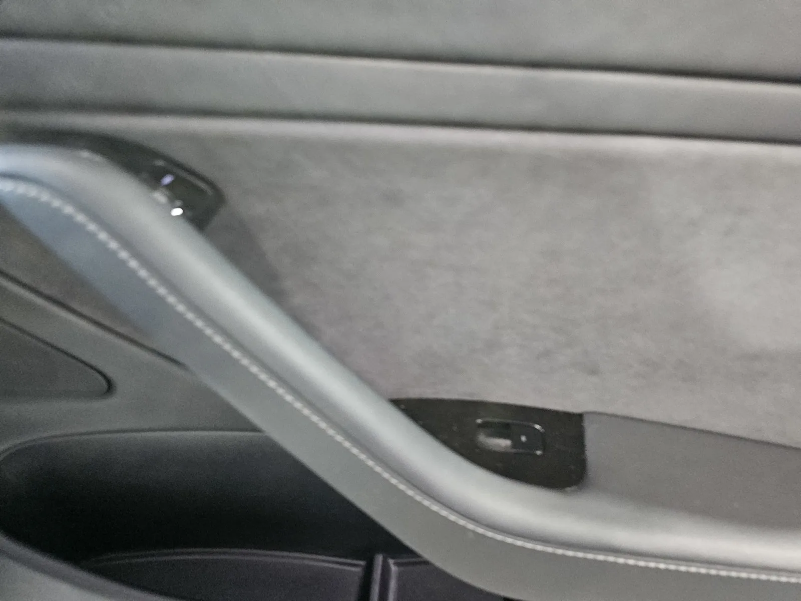 Tesla Model 3 photo 8