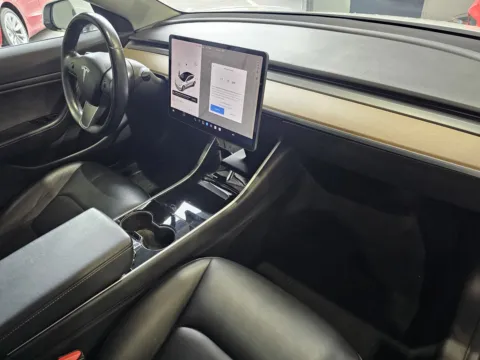 More photos of 2018 Tesla Model 3 at Premium Autos - Norco, CA